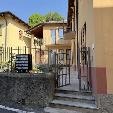 Appartement Mora Duplex Di Charme In Como, Civiglio
